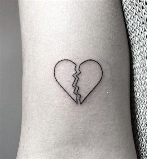 corazon tatuaje|tatuajes de corazon roto.